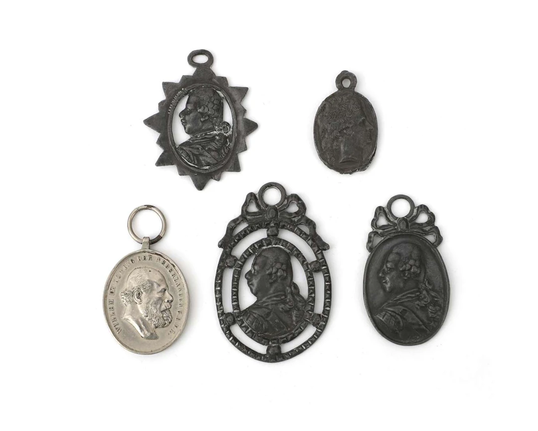 Five Orangist insignia, Holland, 18th century