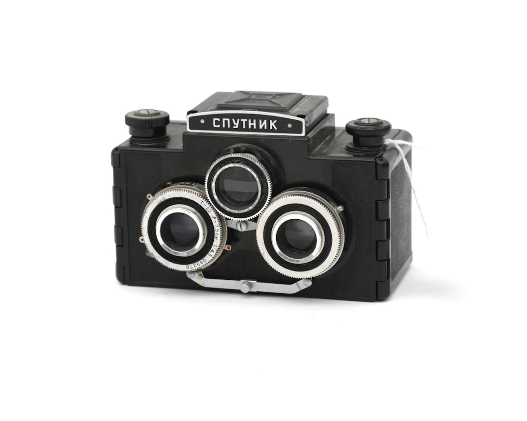 A Lomo Sputnik stereo camera, USSR, 1955