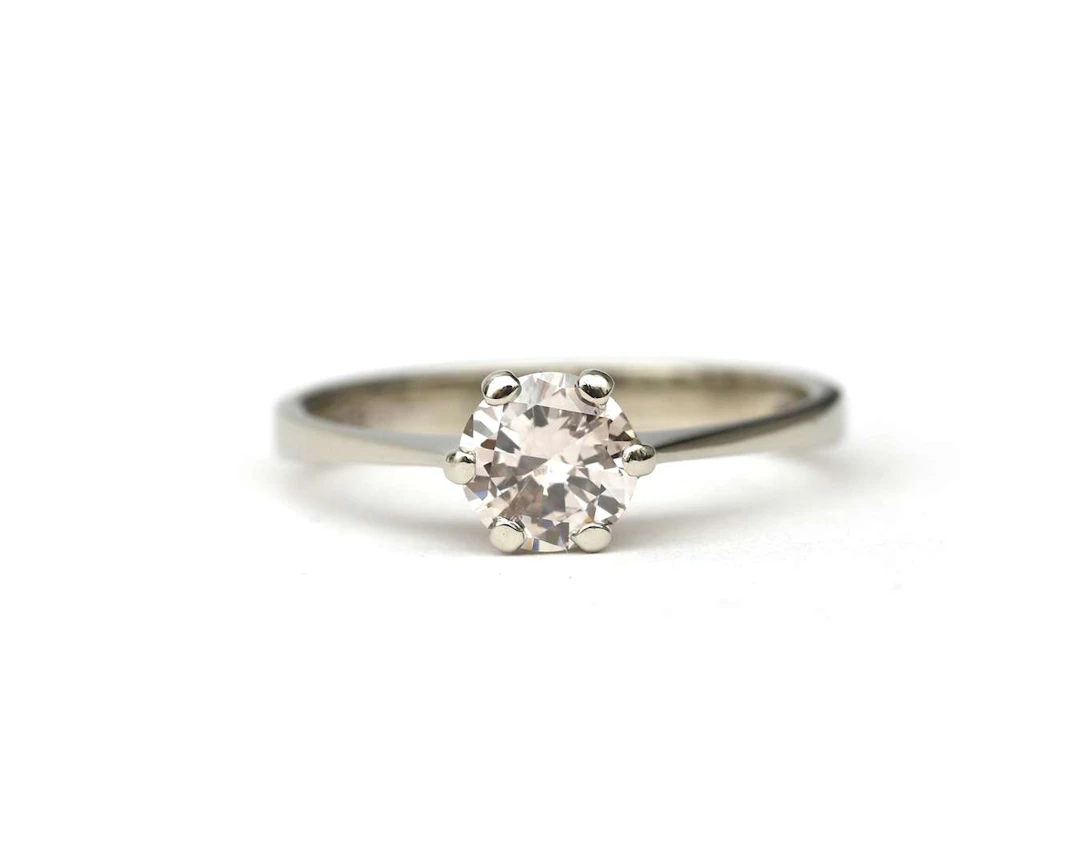An 18k white gold ring with a diamond, 0.75 ct