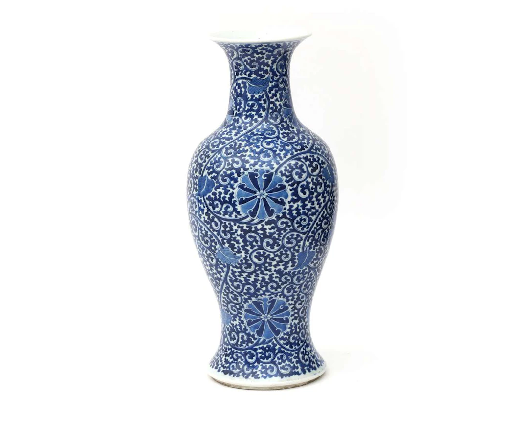 A porcelain vase, China, 19th century