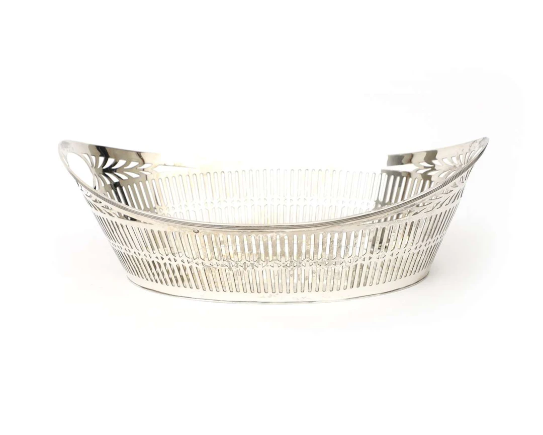 A silver bread basket, the Netherlands, Voorschoten, 1929