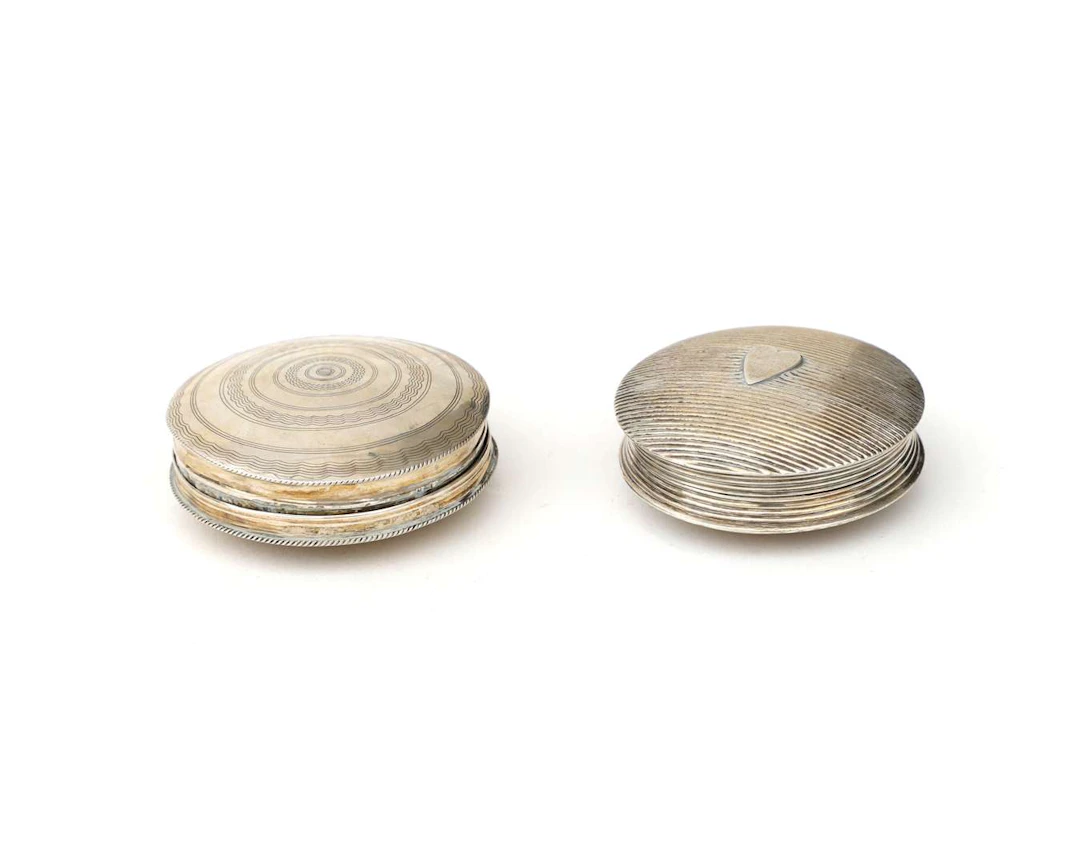 Two second-grade silver pill boxes, Holland, 19th century