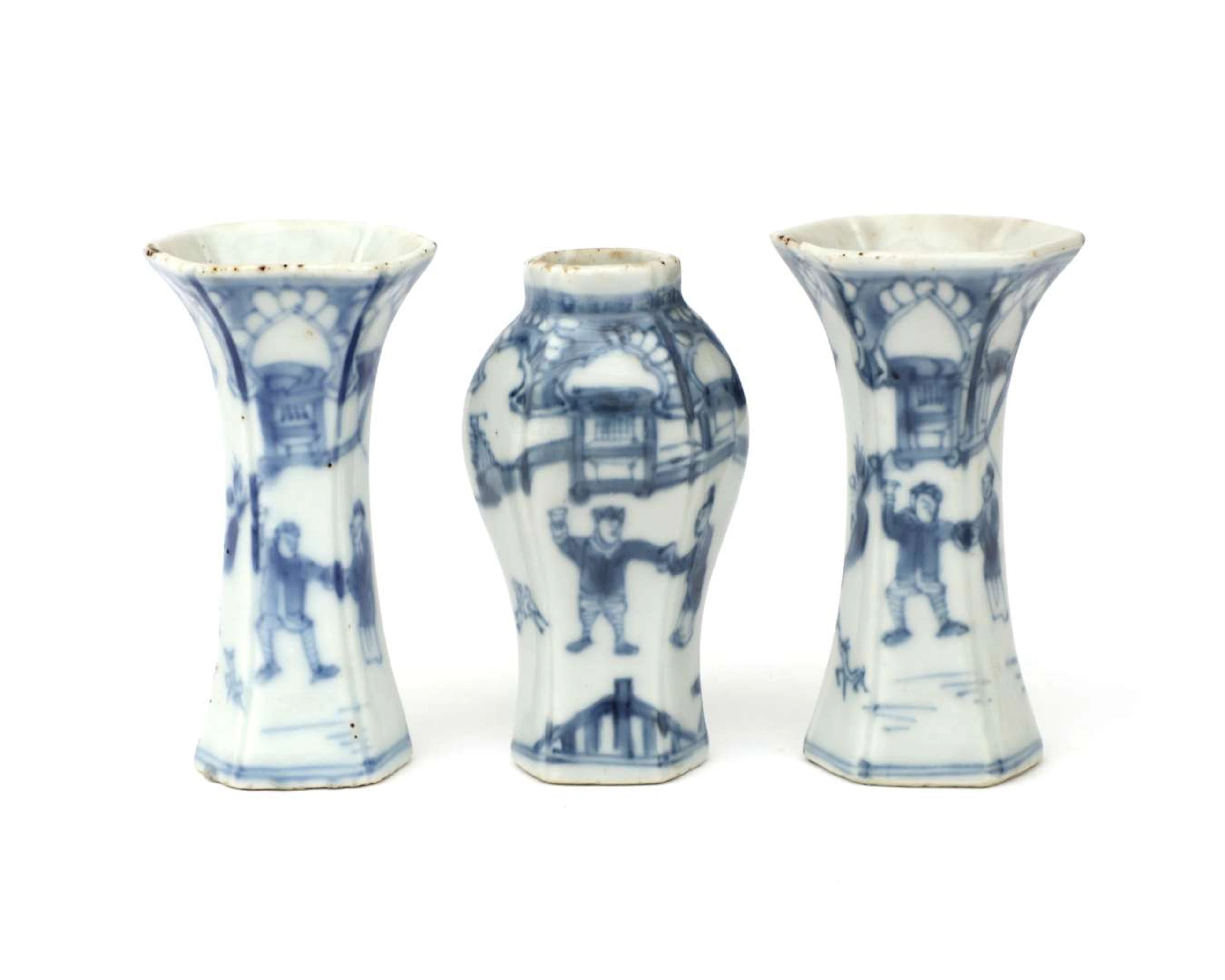 A three-piece miniature porcelain cabinet set, China, 18th century