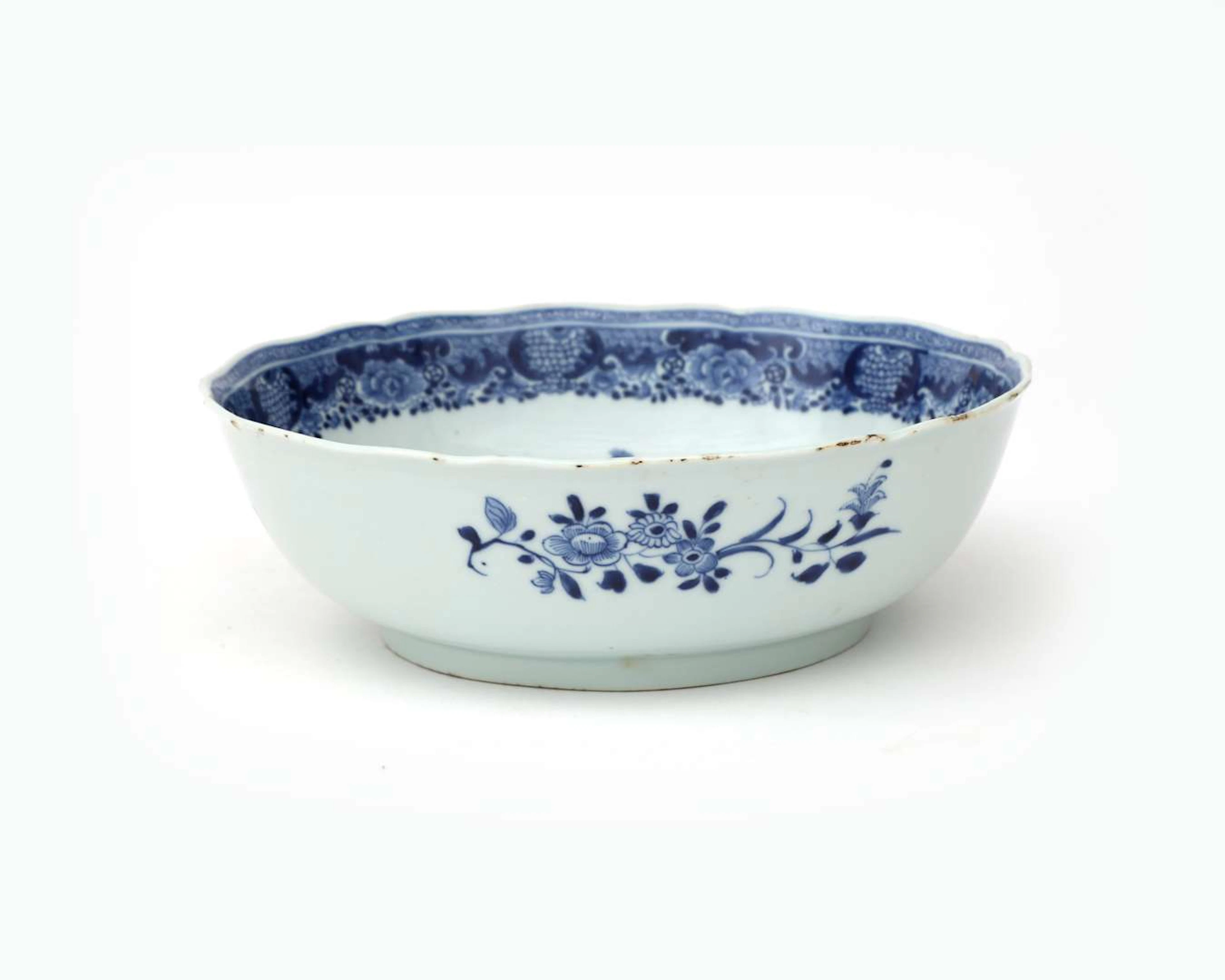 A porcelain bowl, China, Qianlong period (1736-1795), 18th century