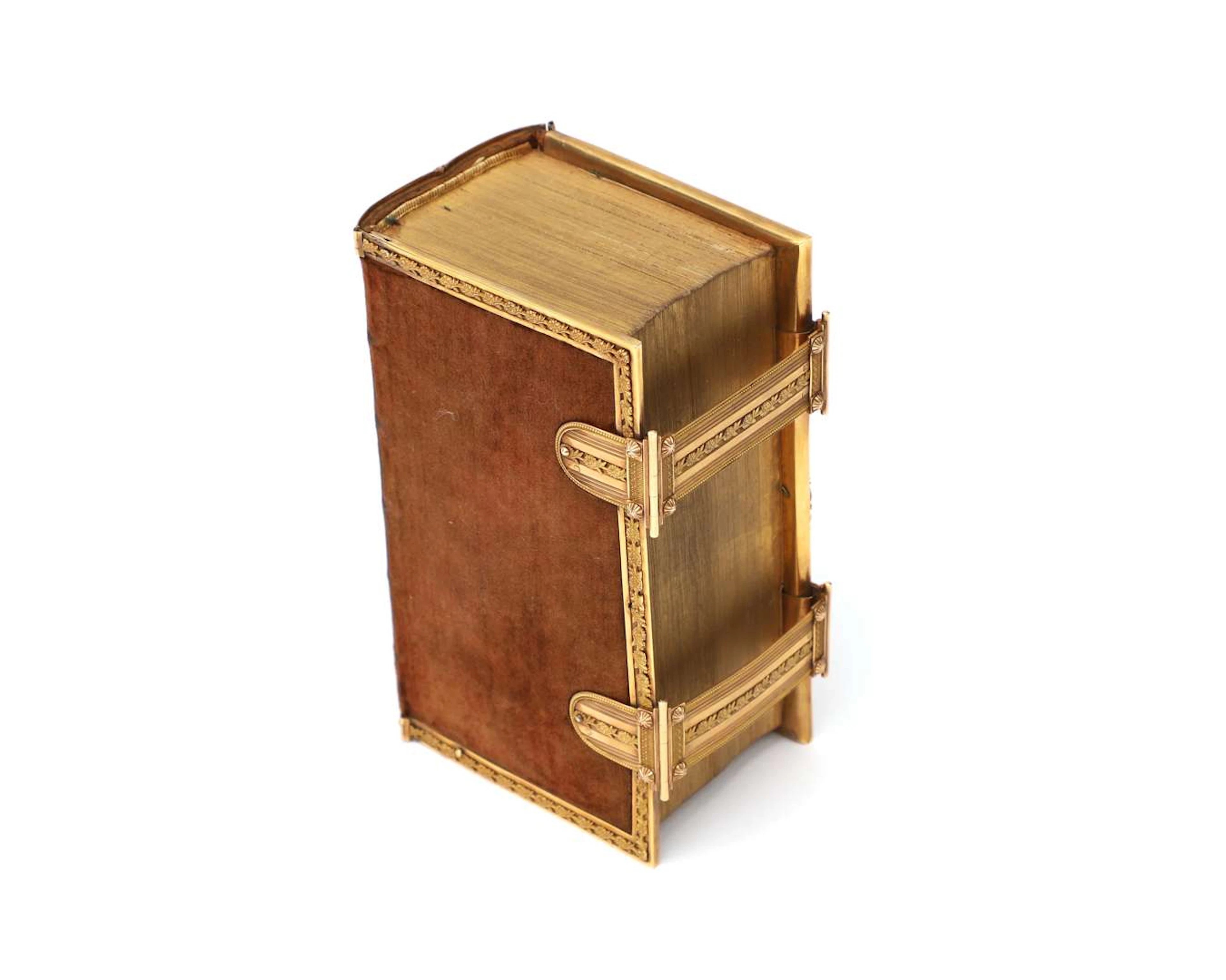 A Bible with an 18-carat yellow gold double clasp, Netherlands, Leeuwarden