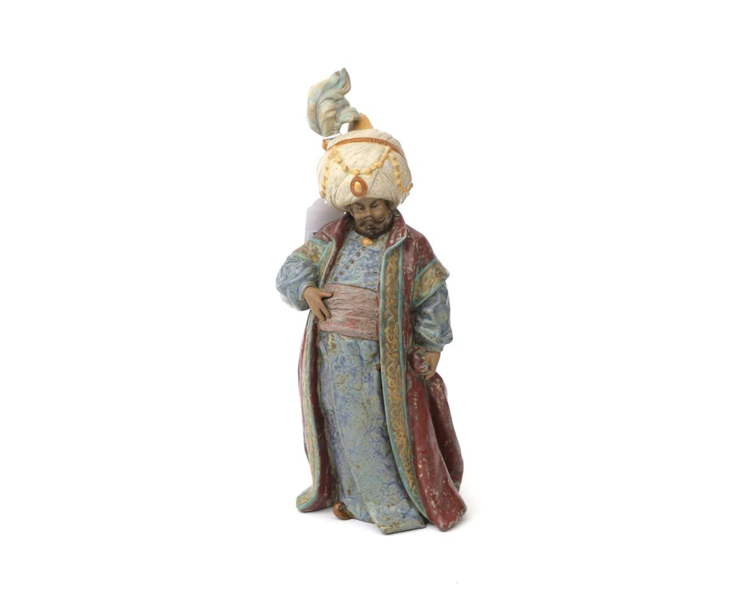 A porcelain statue of a sultan