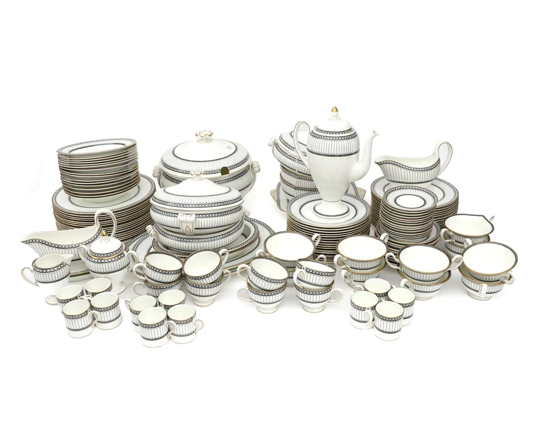A 173-piece porcelain dinner service, manufactured by: Wedgwood, model: