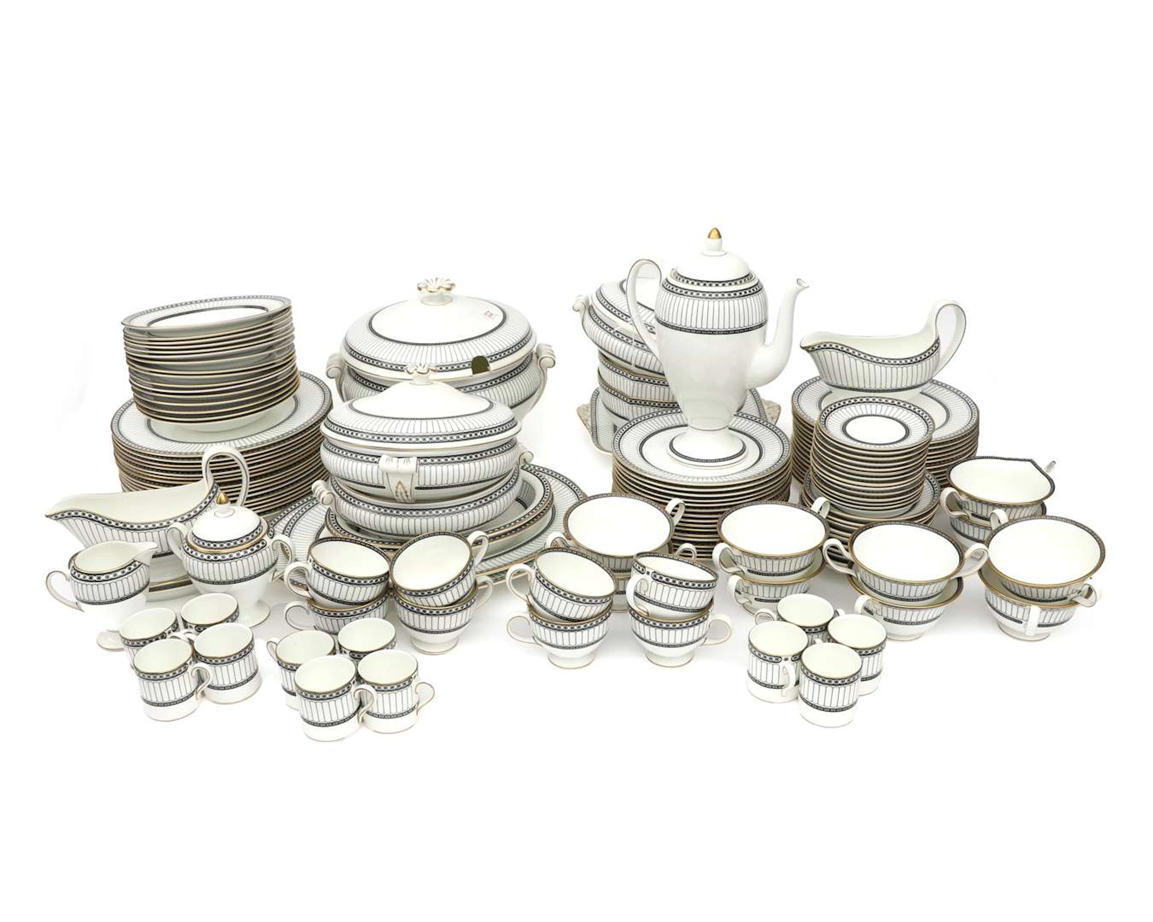 A 173-piece porcelain dinner service, manufactured by: Wedgwood, model: