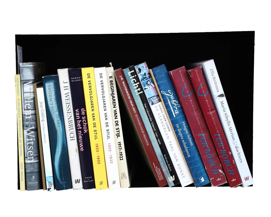 A collection of 22 books on art, comprising both general overviews