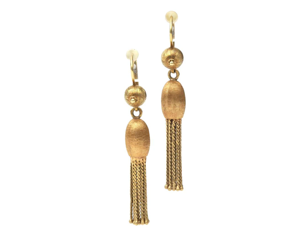 A pair of 18k yellow gold drop earrings