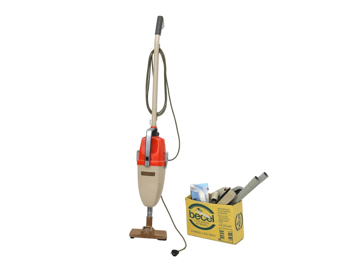 An Excelsior vacuum cleaner, model 600, second half of the 20th century (11)