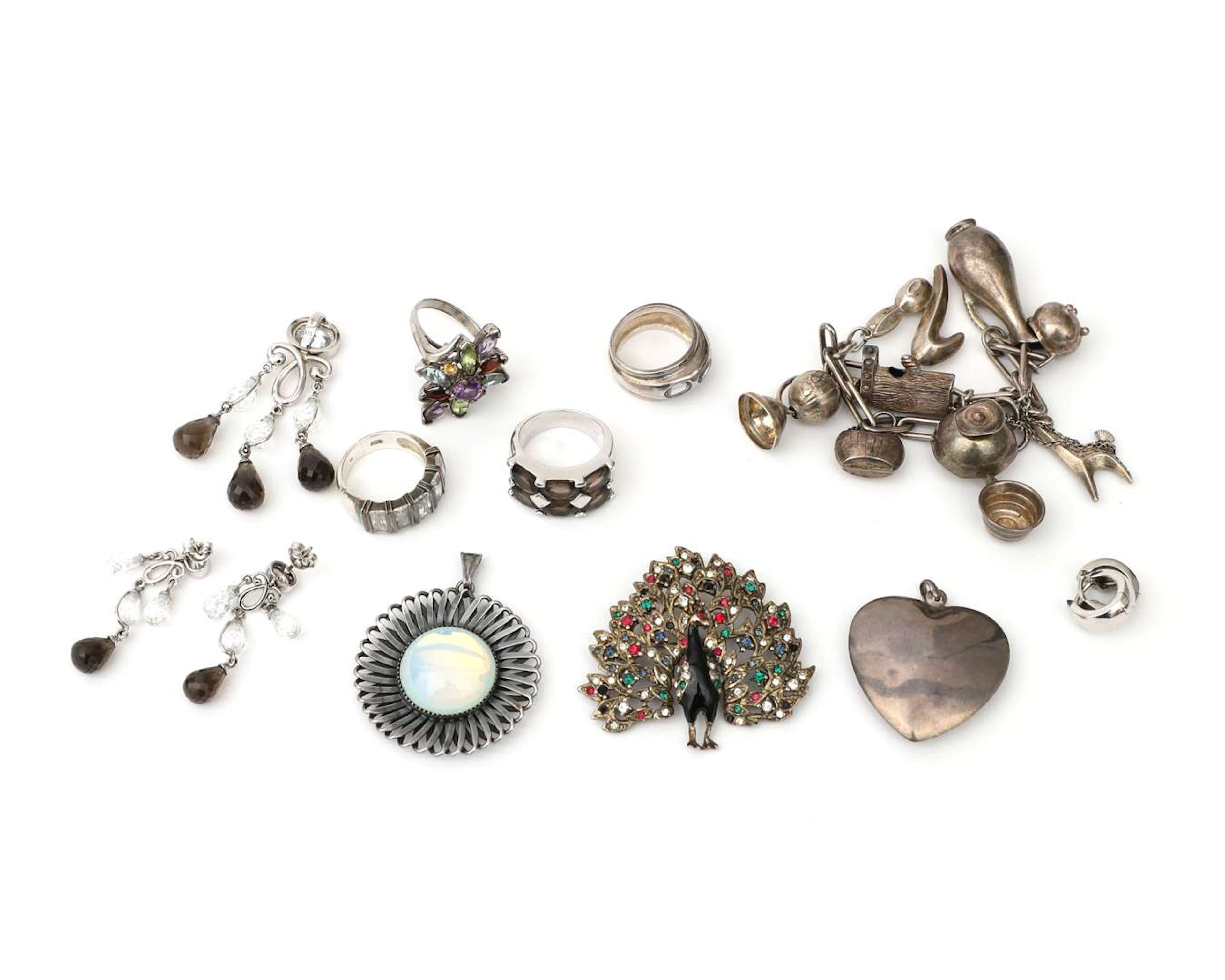 Various silver jewellery and bijoux