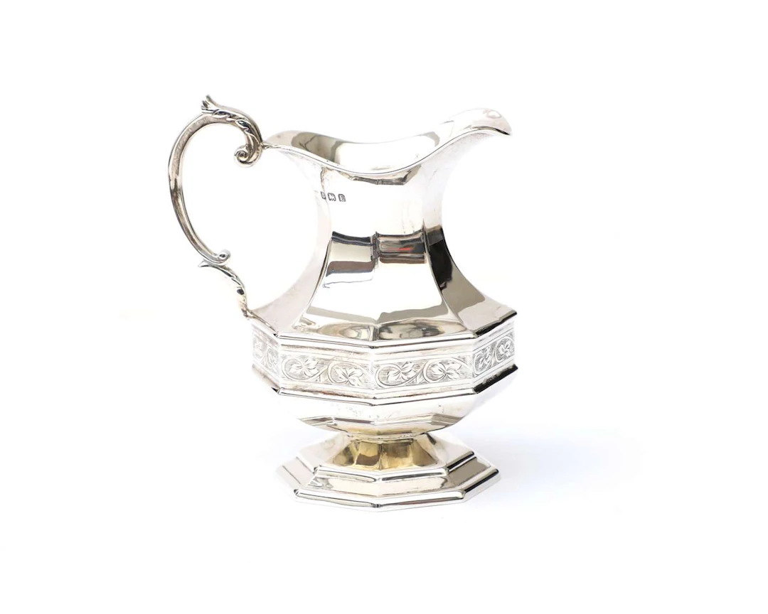 A silver cream jug, England, Birmingham, 1929