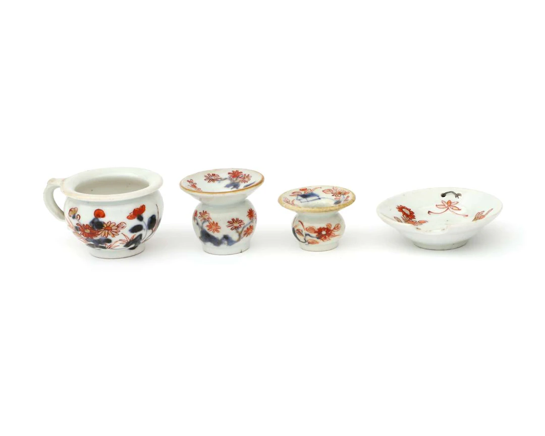 Four porcelain miniatures, Japan, Edo period, 18th century
