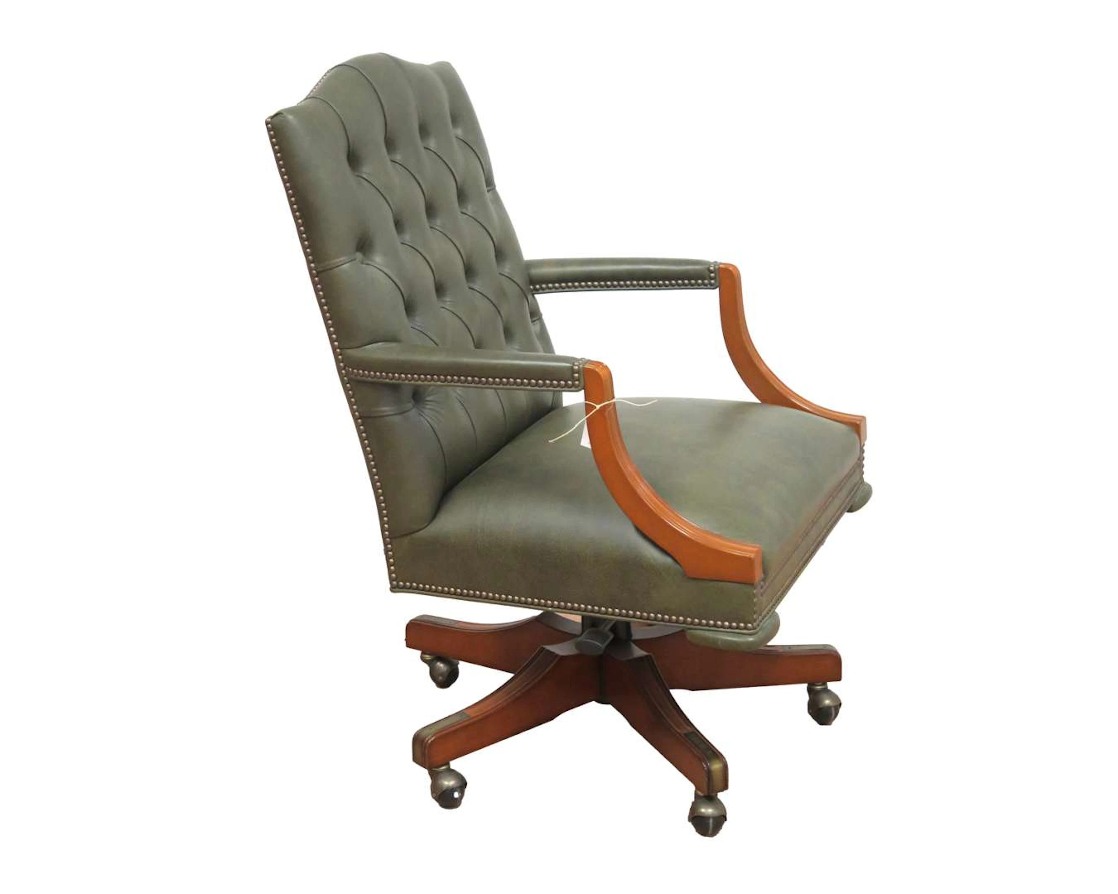 A ‘Gainsborough’ office chair on five castors. Heldense Exclusive