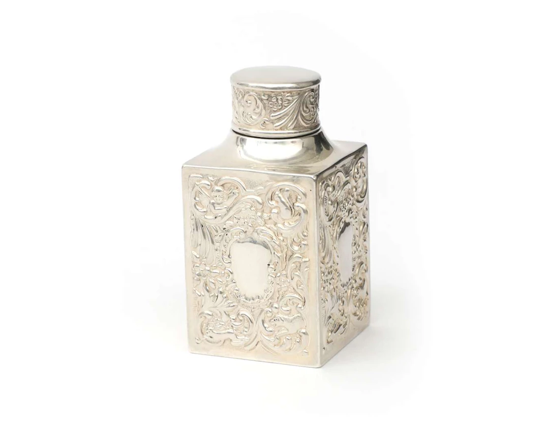 A silver tea caddy, England, London, 1901