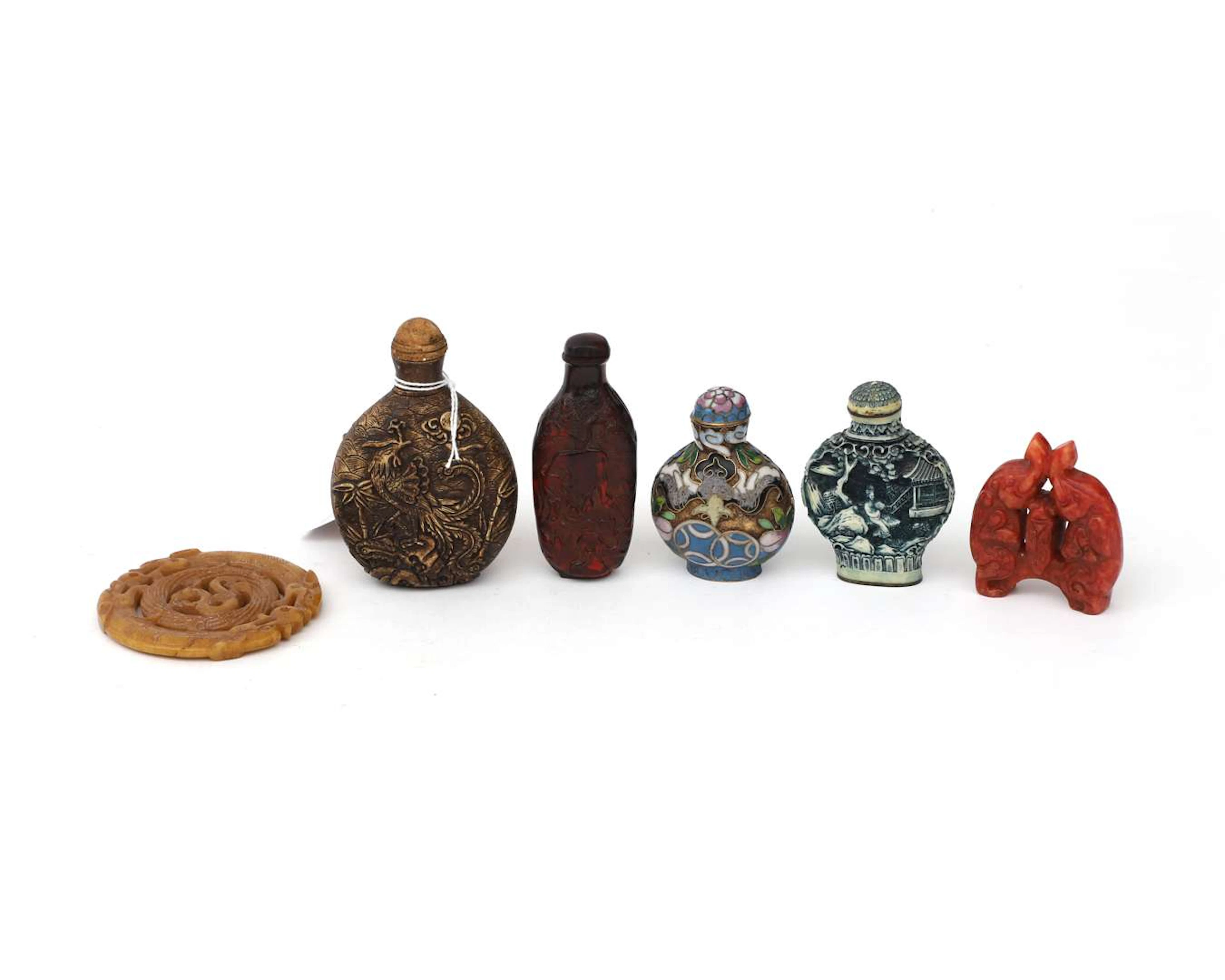 Four assorted snuff bottles and two cuttings. China, 20th century (6)