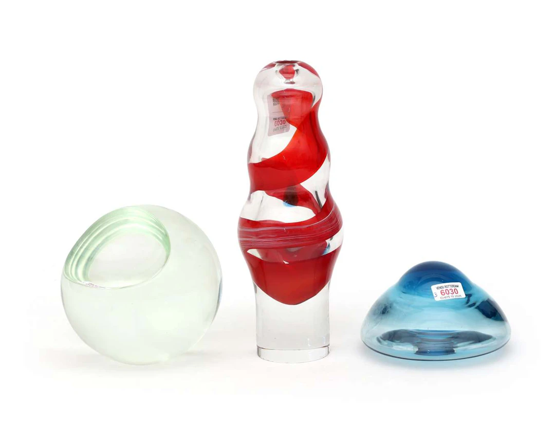 Three different glass objects, including one by Siem van de Marel