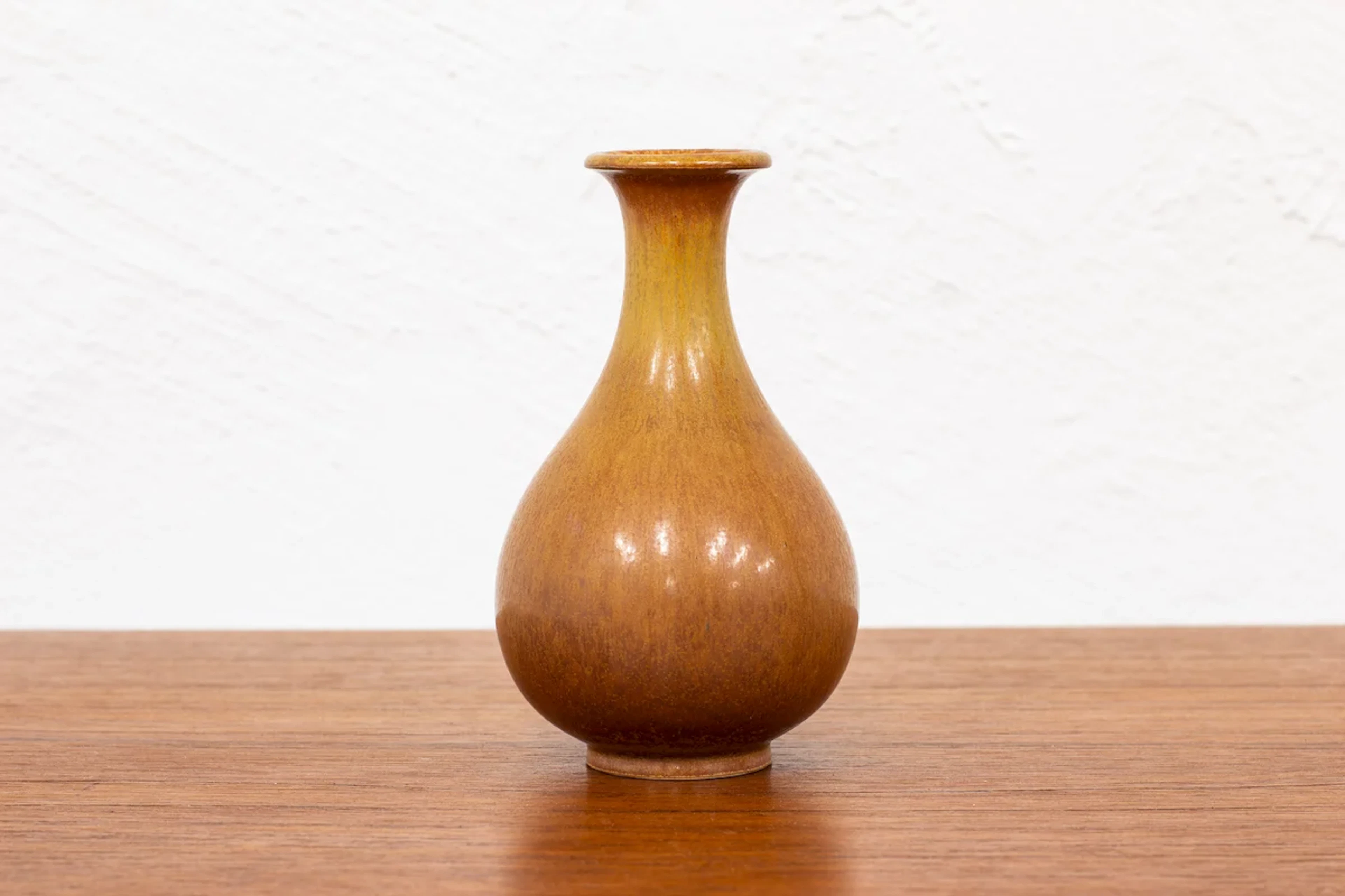Stoneware vase by Nylund