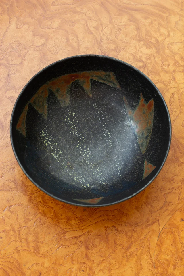 Unique stoneware bowl by Carl-Harry Stålhane