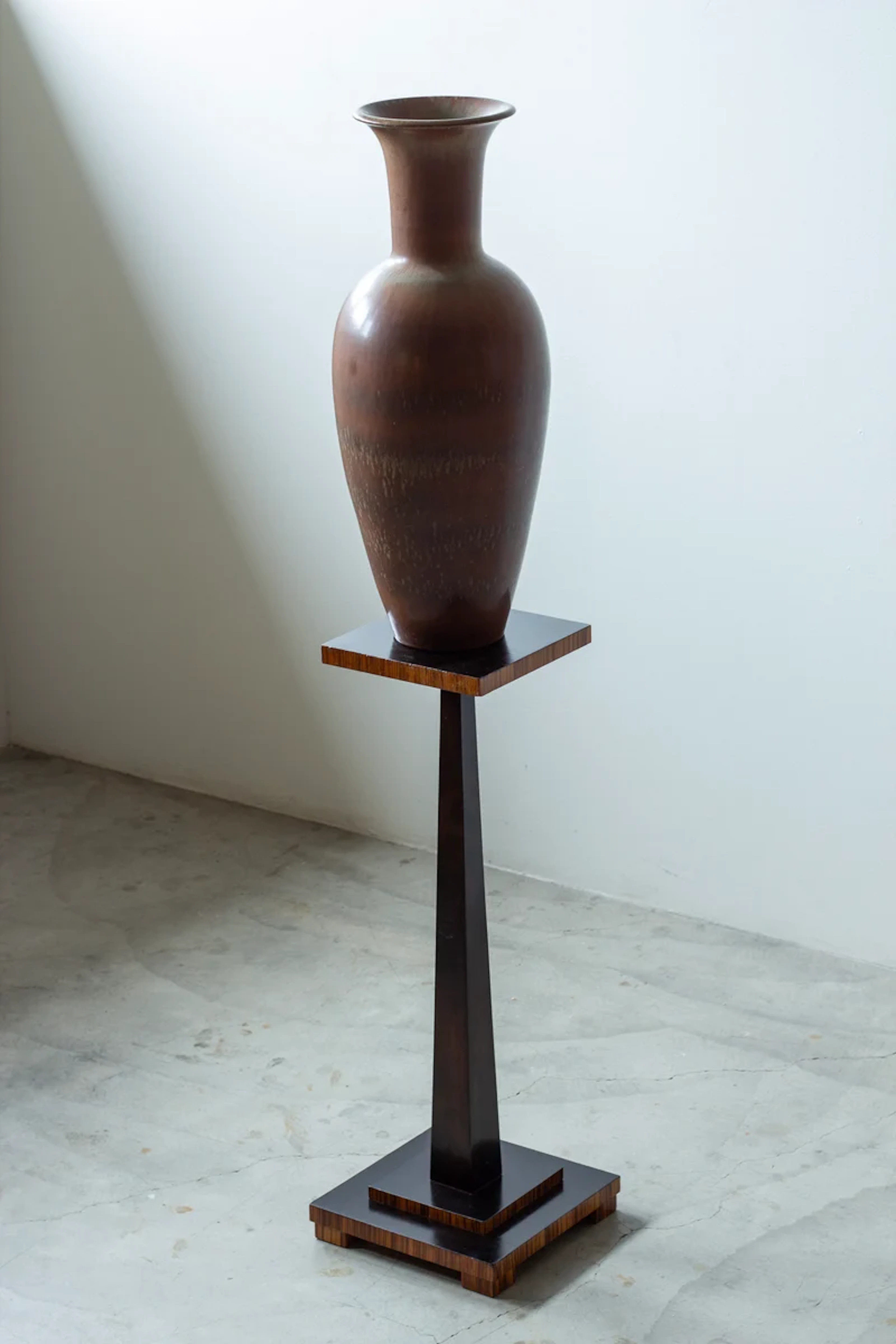 Swedish Grace 1920-30s piedestal