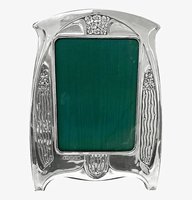 Art Nouveau style .999 Silver Photo Frame London 2005 Paul Vernon Fitchie