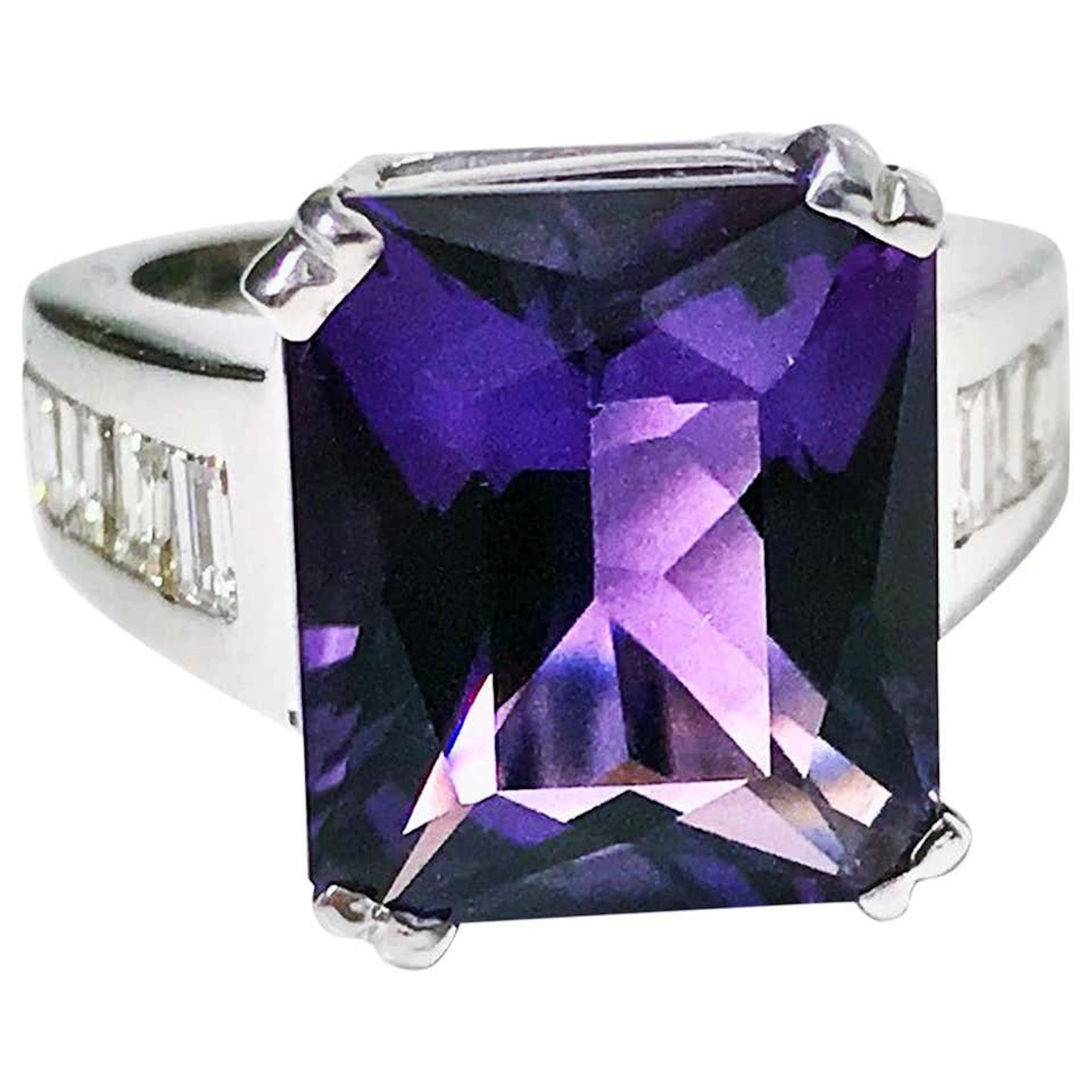 18 Karat Amethyst Diamond Ring, 20th Century