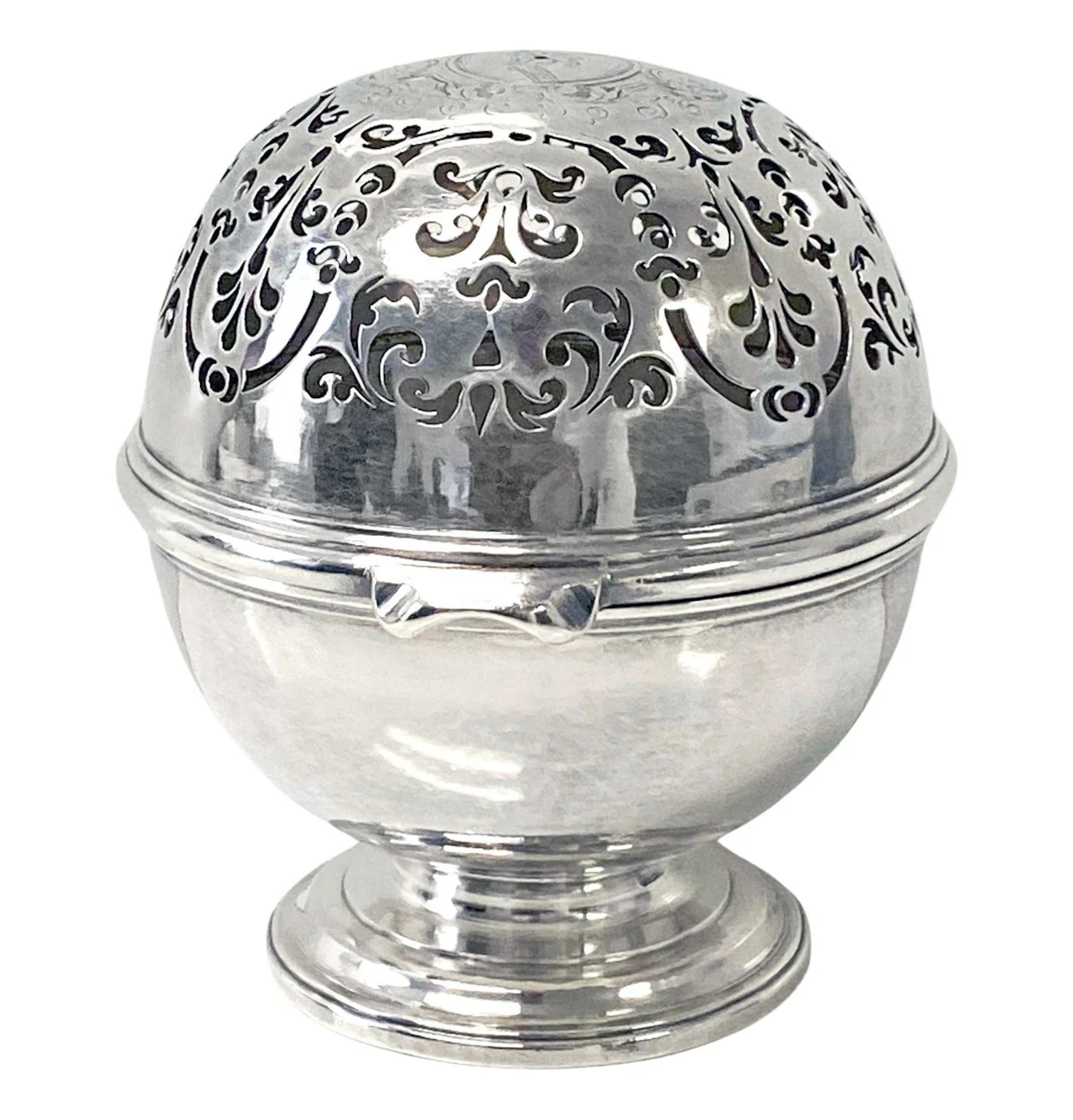 Simon Pantin George 1st Silver soap sponge or potpourri Bowl London 1717.