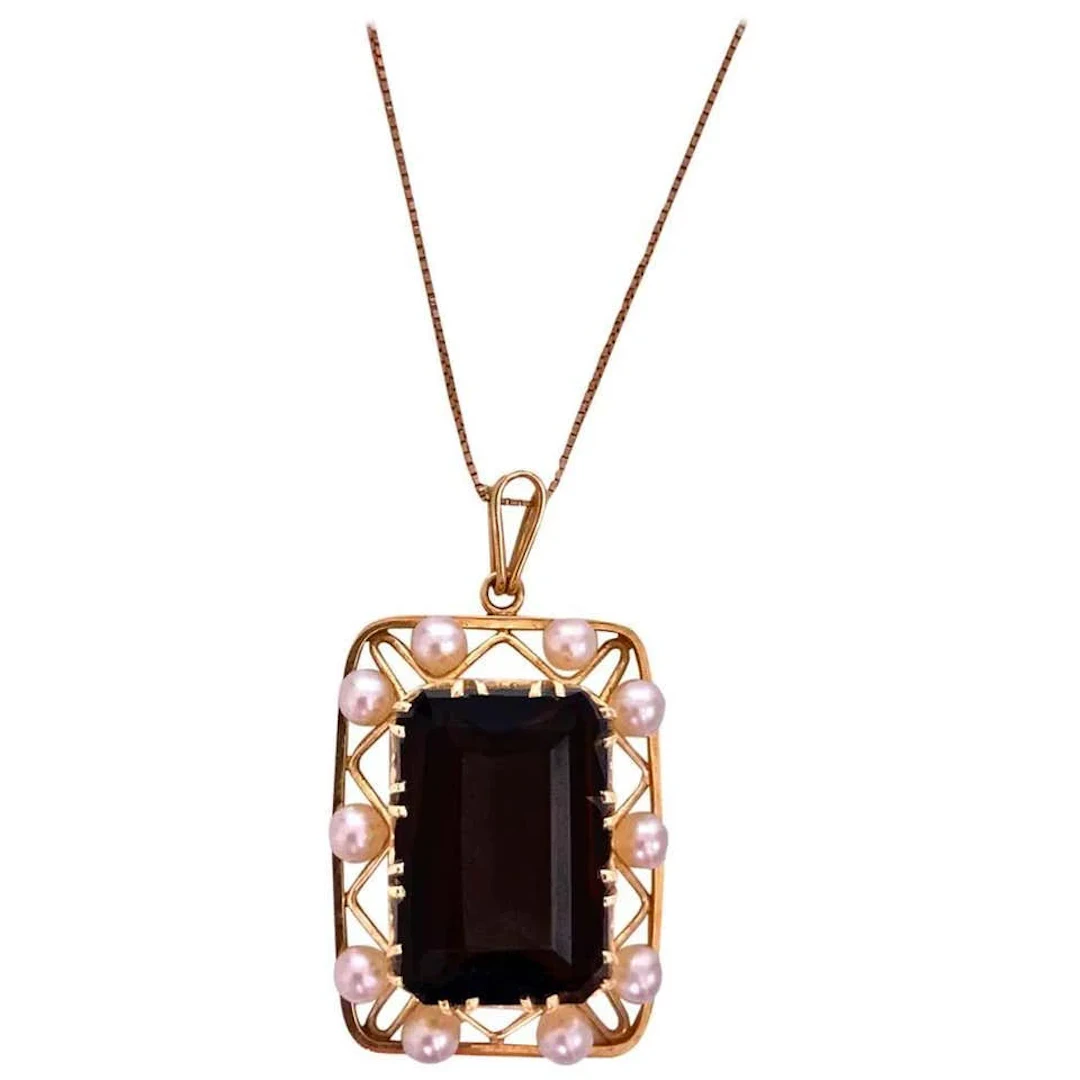 Mid-century 14K quartz and cultured pearl Pendant Necklace, C.1960.