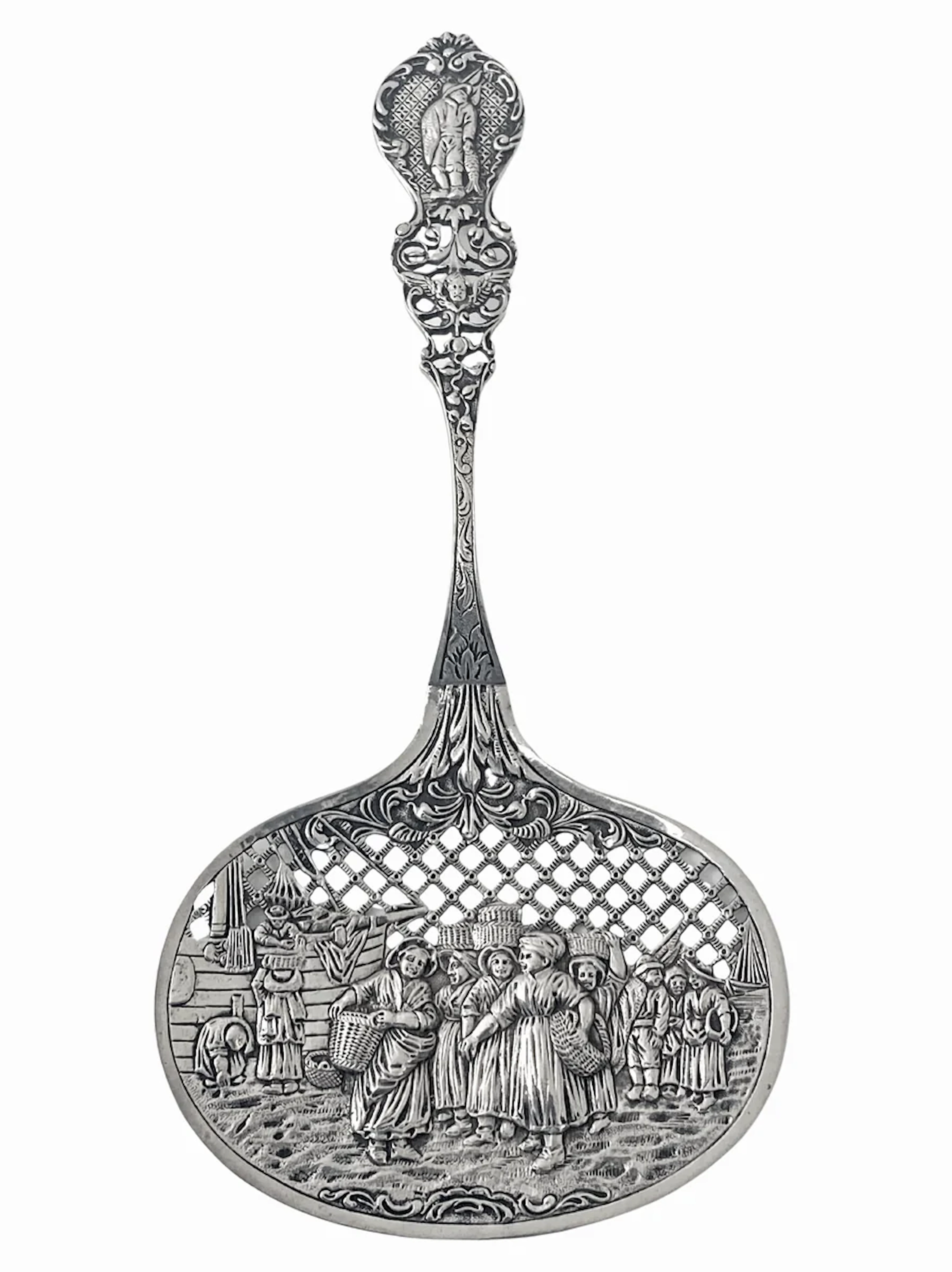 Dutch pierced repousse fruit preserve sifter silver spoon C.1916