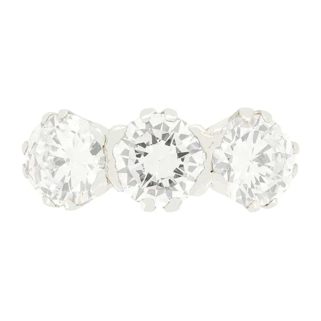 Late Deco 3.00ct Diamond Three Stone Ring, c.1940s