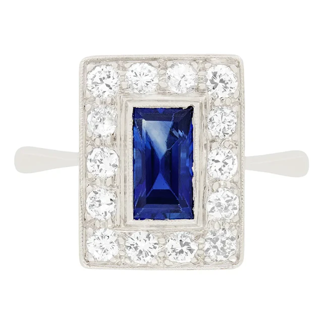 Late Deco 0.90ct Sapphire and Diamond Ring, c.1930s