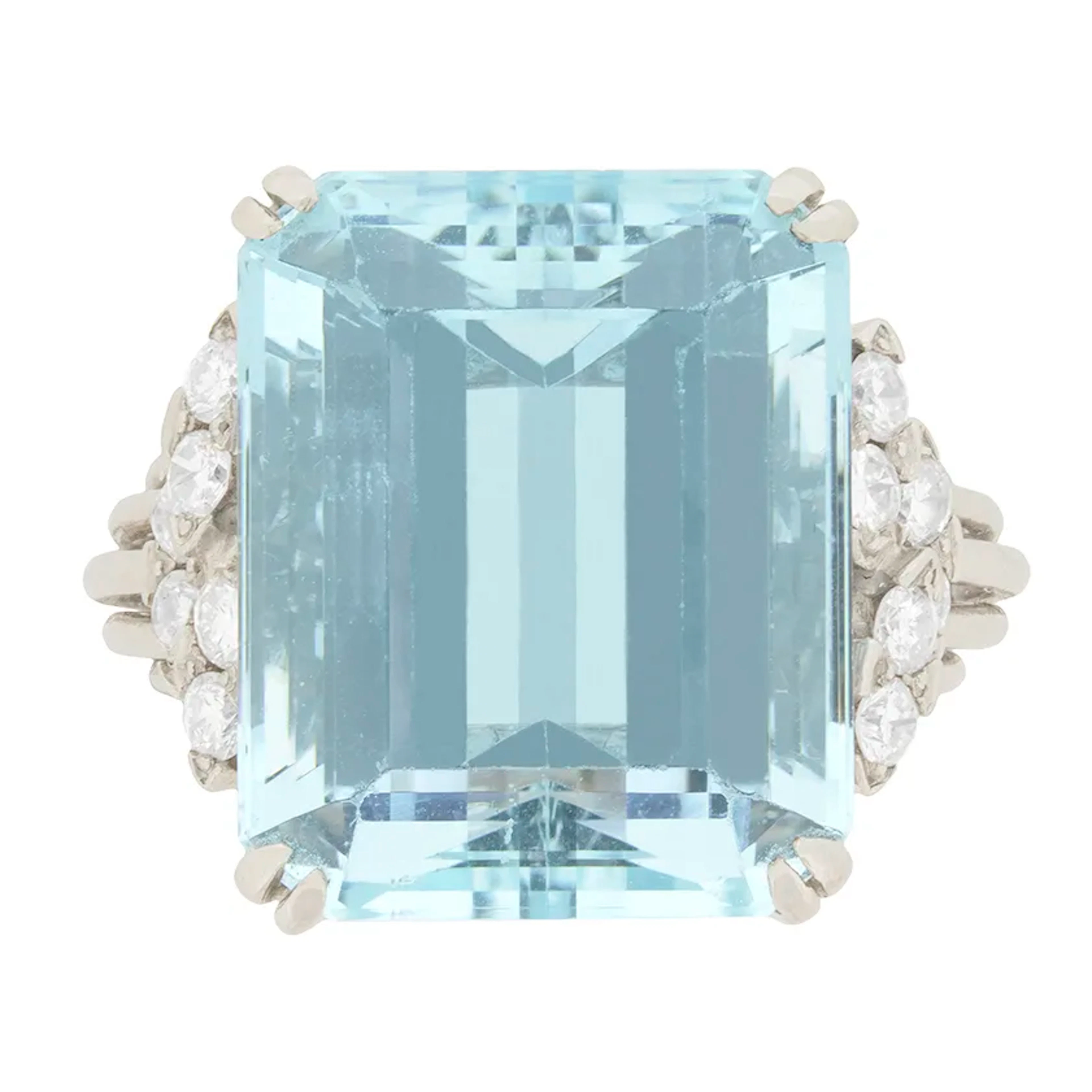 Vintage 18.00ct Aquamarine and Diamond Ring, c.1940s