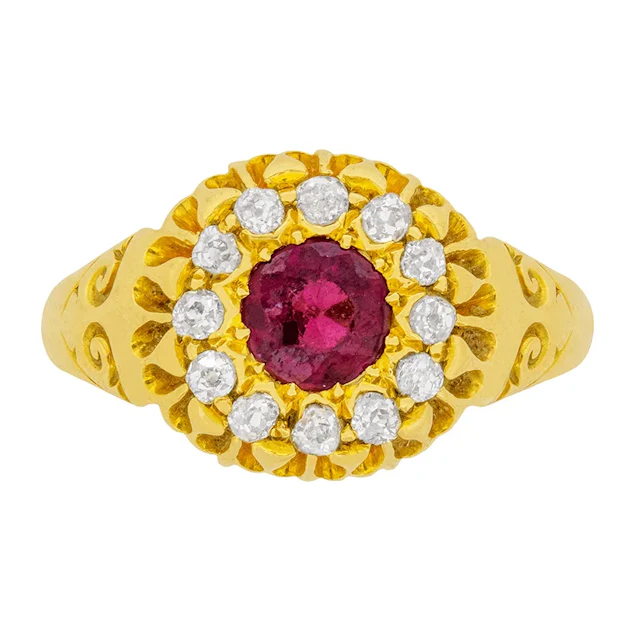 Late Victorian 0.70ct Garnet and Diamond Cluster Ring, c.1903