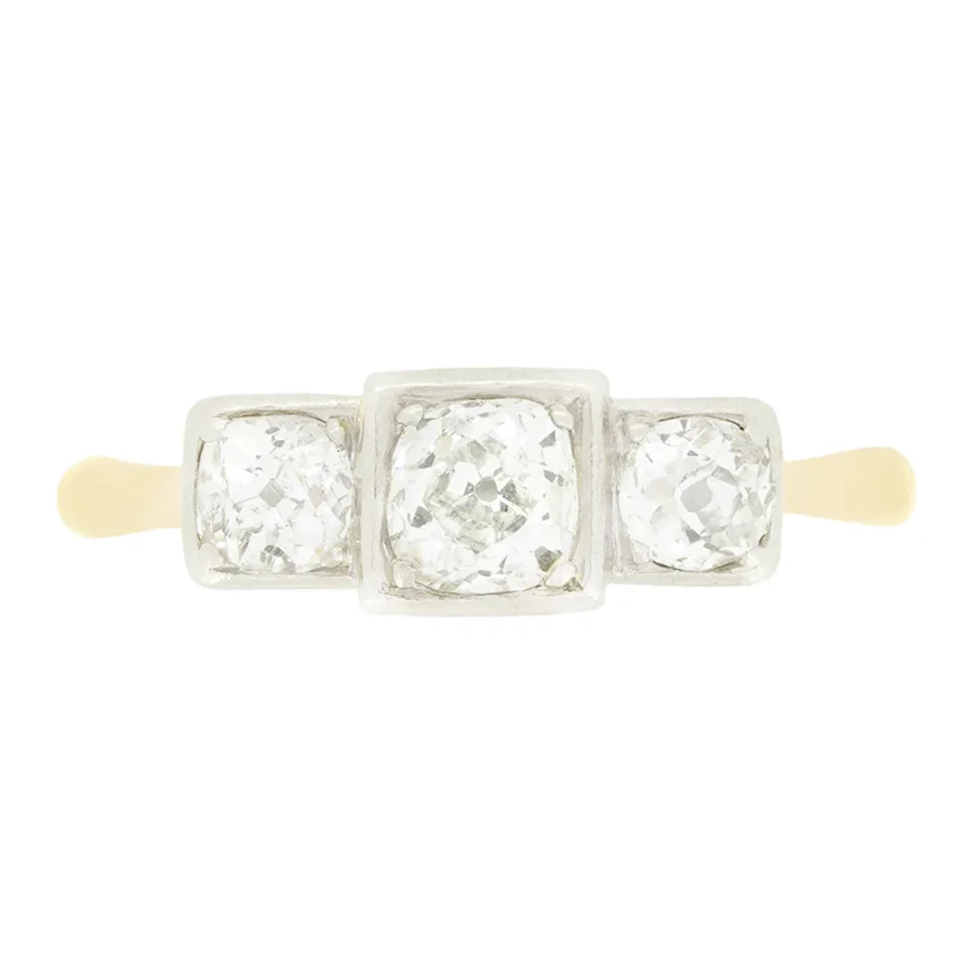 Edwardian 0.95ct Diamond Three Stone Ring, c.1910s