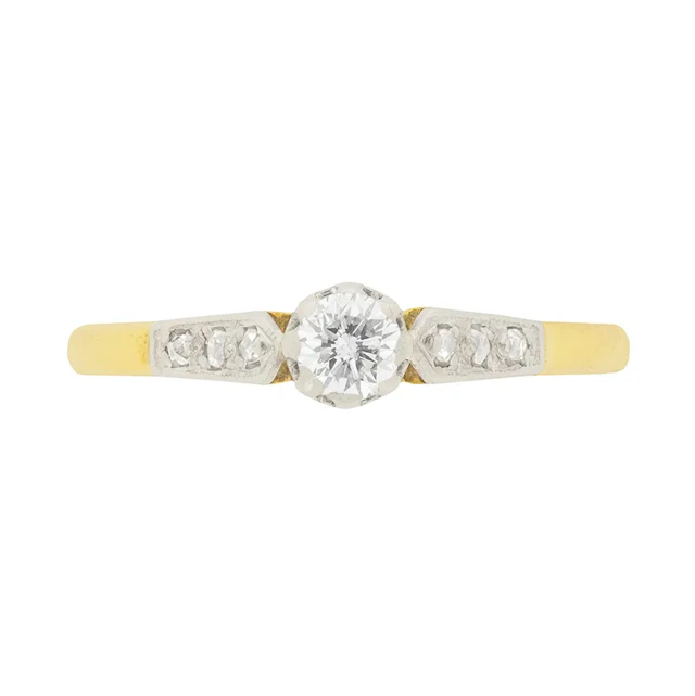 Late Deco 0.30ct Diamond Solitaire Engagement Ring, c.1940s