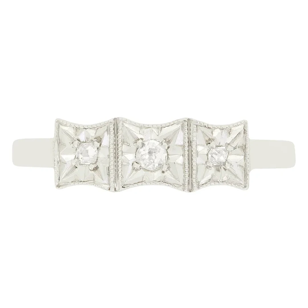Late Deco 0.11ct Diamond Trilogy Ring, c.1940s