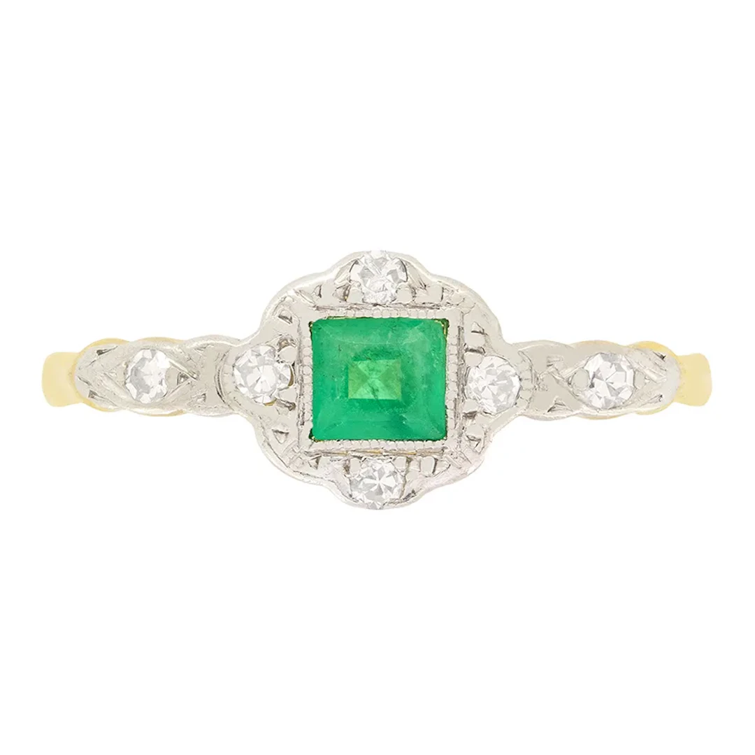 Edwardian 0.30ct Emerald Cluster Ring, c.1910s