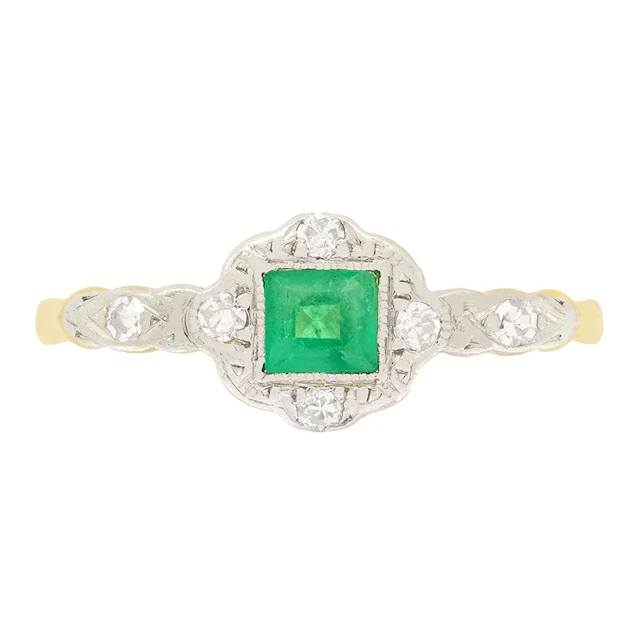 Edwardian 0.30ct Emerald Cluster Ring, c.1910s