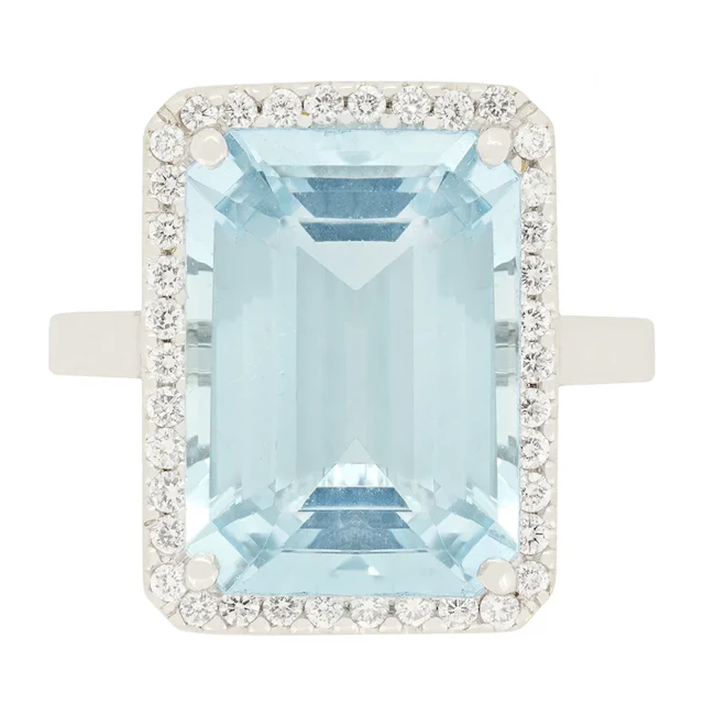 Contemporary 6.70ct Aquamarine and Diamond Ring