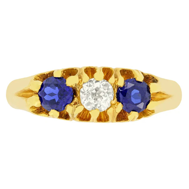 Late Victorian 0.30ct Diamond and Sapphire Three Stone Ring, c.1903