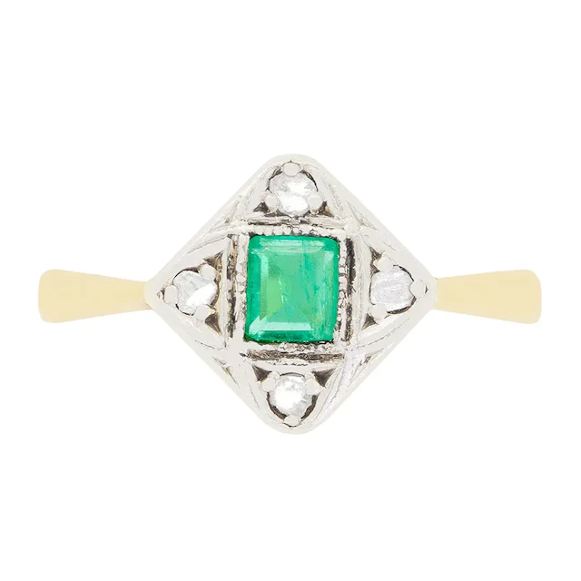 Edwardian 0.25ct Emerald and Diamond Cluster Ring, c.1910s