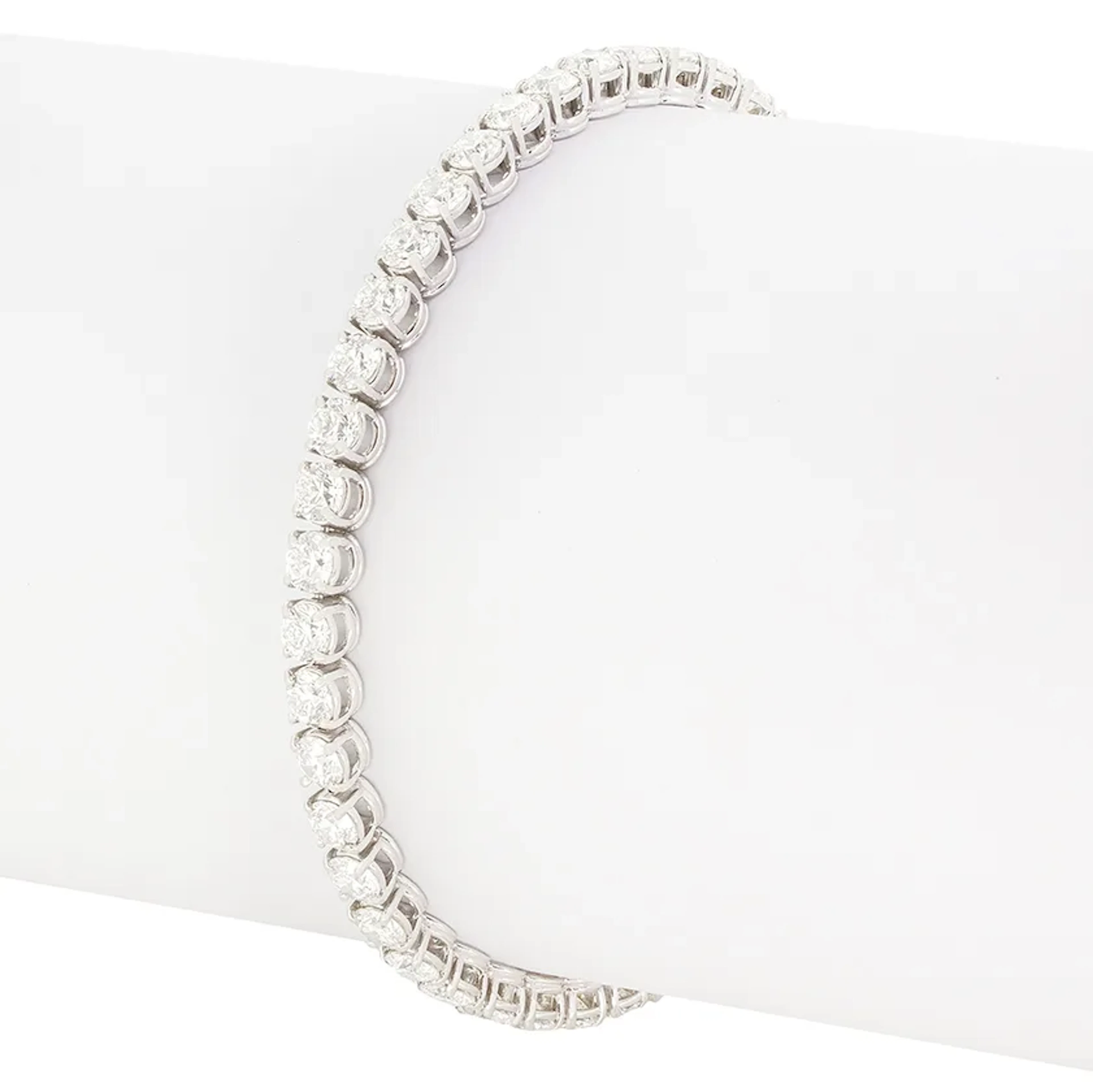 Contemporary Crivelli 10.60ct Diamond Tennis Bracelet