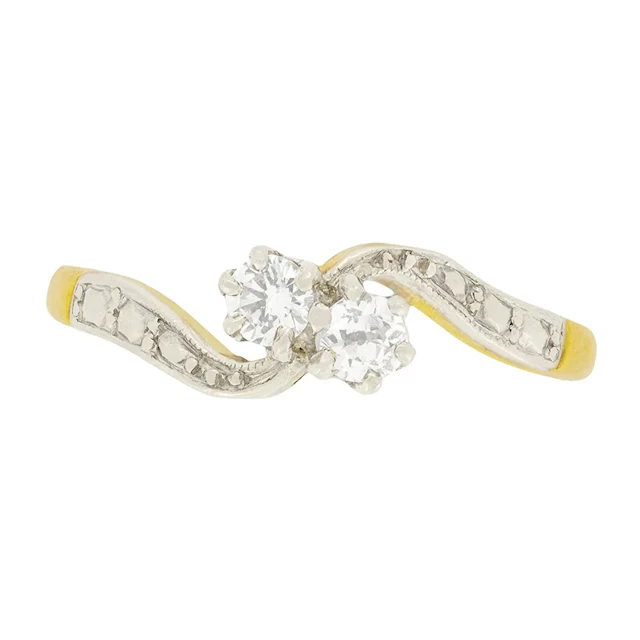 Edwardian 0.30ct Diamond Two Stone Twist Ring, c.1910s
