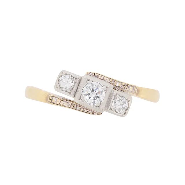 Late Deco Diamond Three Stone Twist Ring, c.1940s