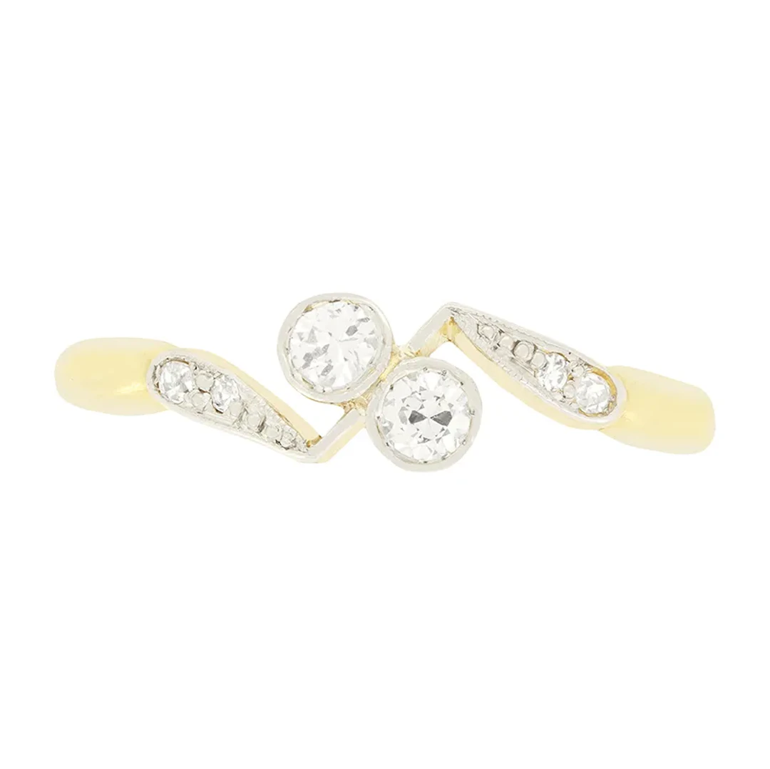 Late Deco 0.30ct Diamond Two Stone Twist Ring, c.1940s