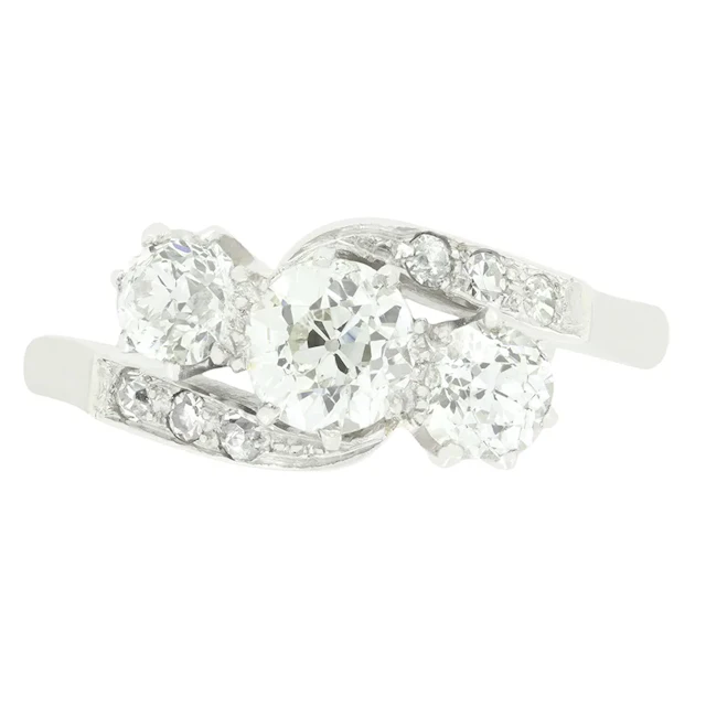 Art Deco 1.35ct Diamond Three Stone Twist Ring, c.1920s