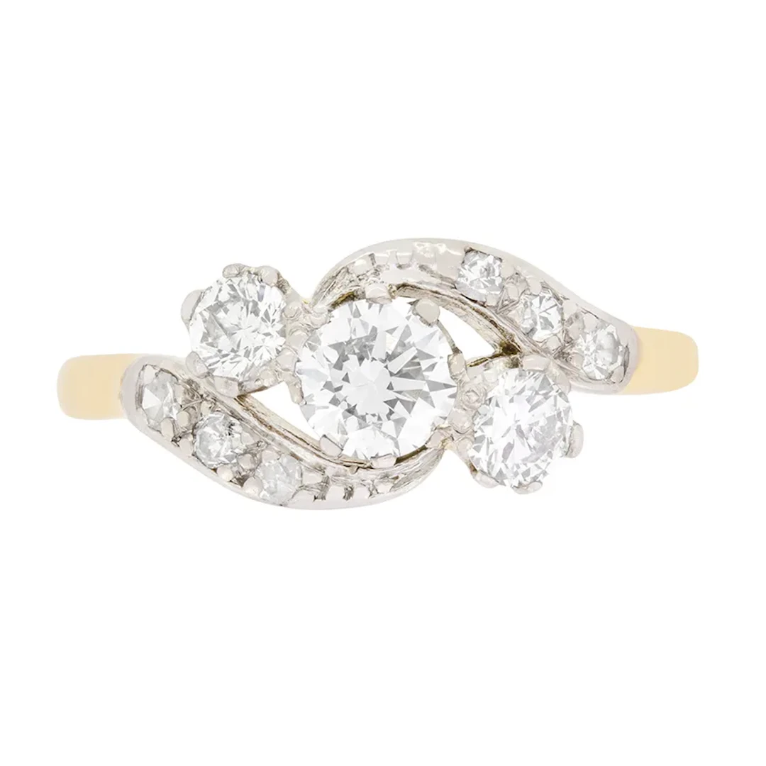 Late Deco 0.88ct Diamond Three Stone Twist Ring, c.1940s