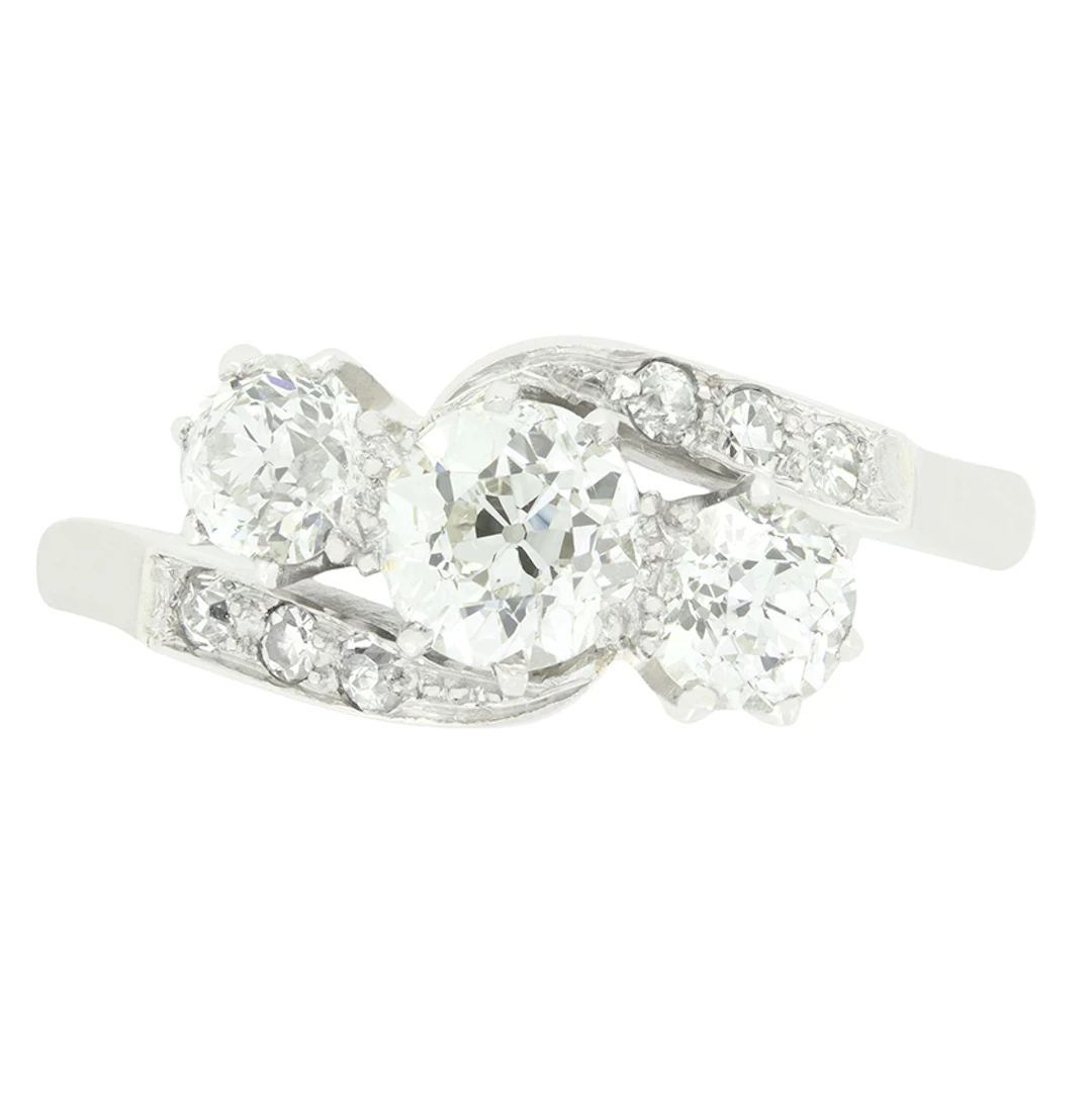 Art Deco 1.35ct Diamond Three Stone Twist Ring, c.1920s