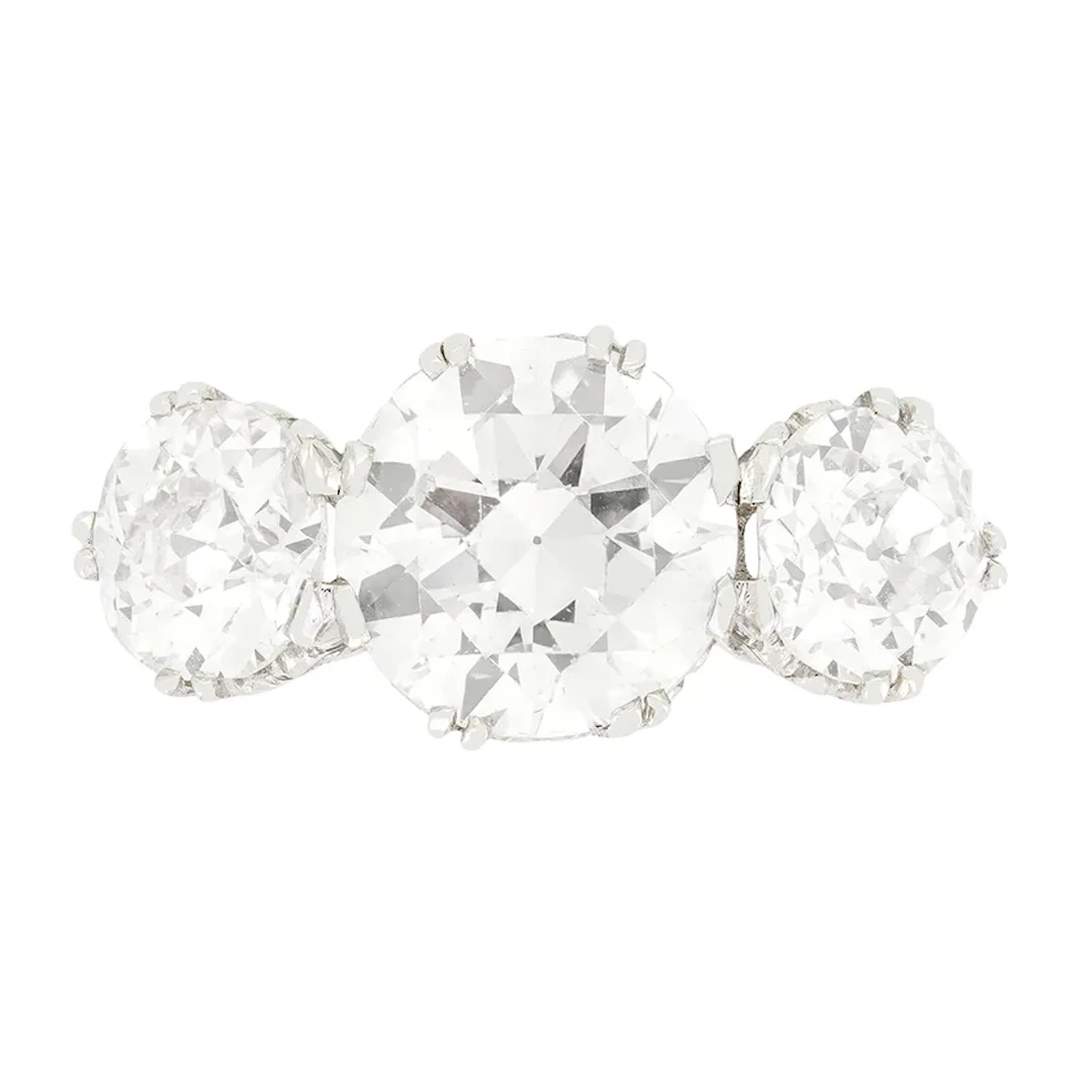 Late Deco 3.20ct Diamond Three Stone Ring, c.1940s